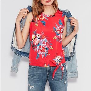 🆕 EXPRESS Floral Knot Hem Shell Tank
